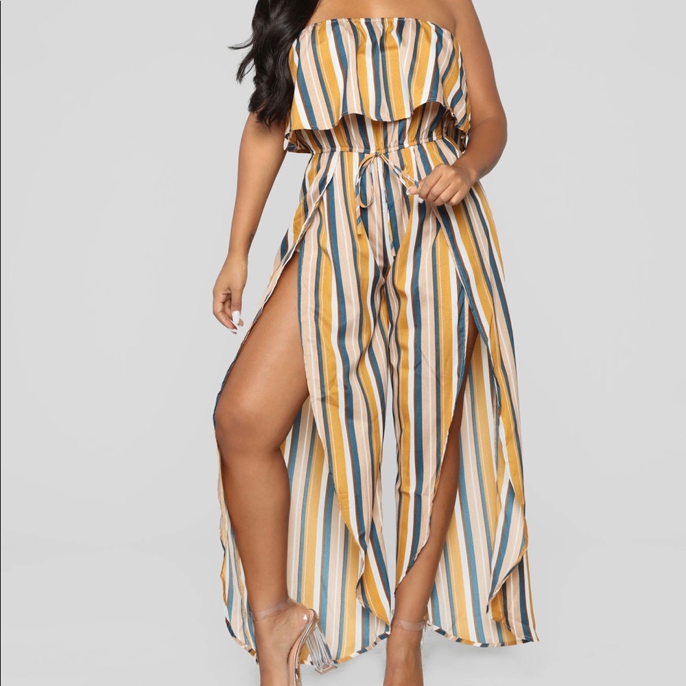 ❌SOLD❌ NWOT! Striped Romper